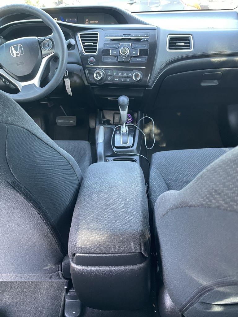 Honda Civic LX Sedan 5-Speed AT 2013