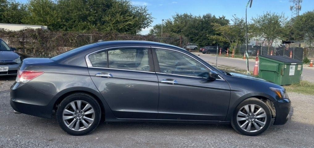 Honda Accord EX-L V6 Sedan AT 2012