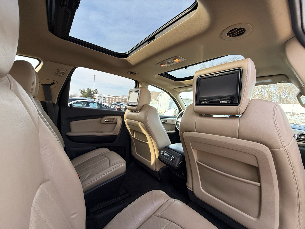 Chevrolet Traverse LTZ AWD 2011