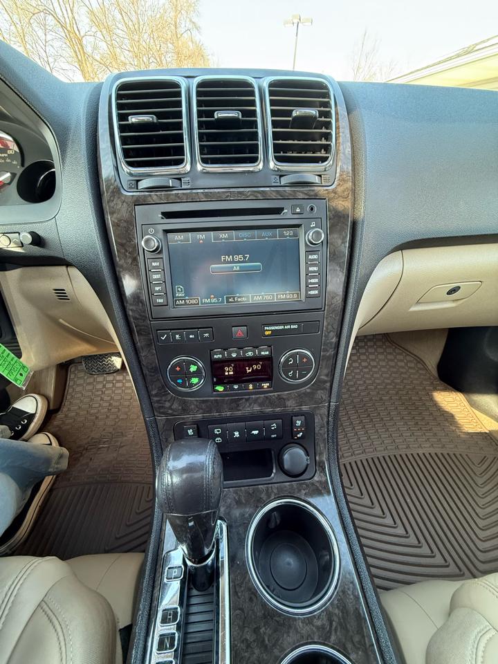 GMC Acadia Denali AWD 2011