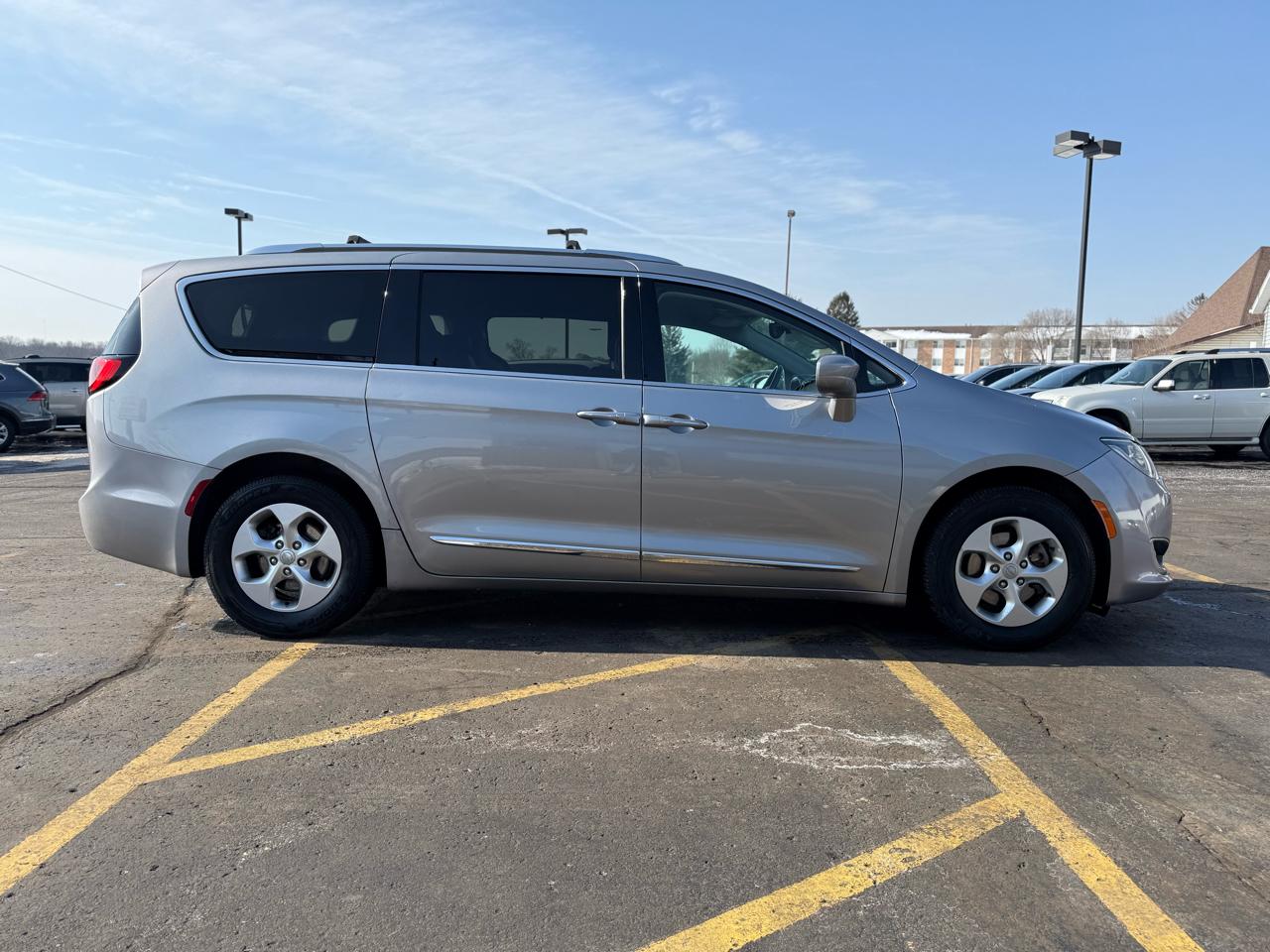 Chrysler Pacifica Touring-L Plus 2017