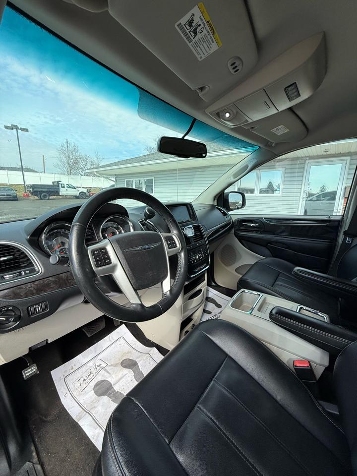 Chrysler Town & Country Touring 2014