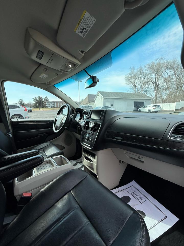 Chrysler Town & Country Touring 2014