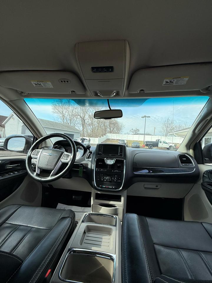 Chrysler Town & Country Touring 2014