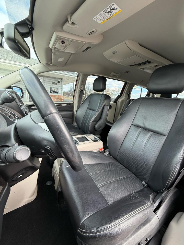 Chrysler Town & Country Touring-L 2014