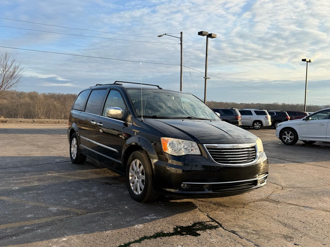 Chrysler Town & Country Touring-L 2011