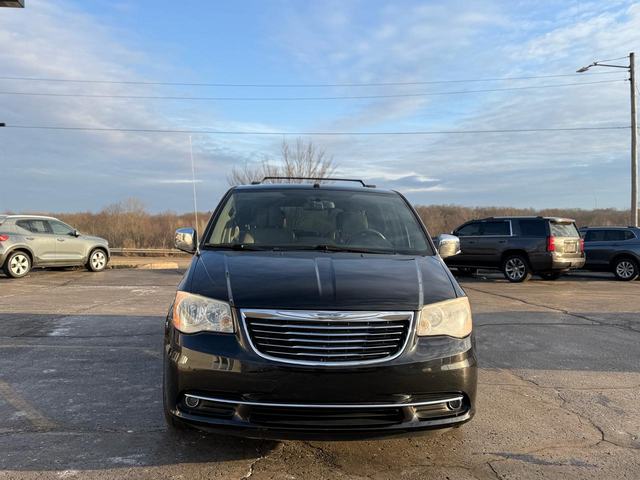 Chrysler Town & Country Touring-L 2011
