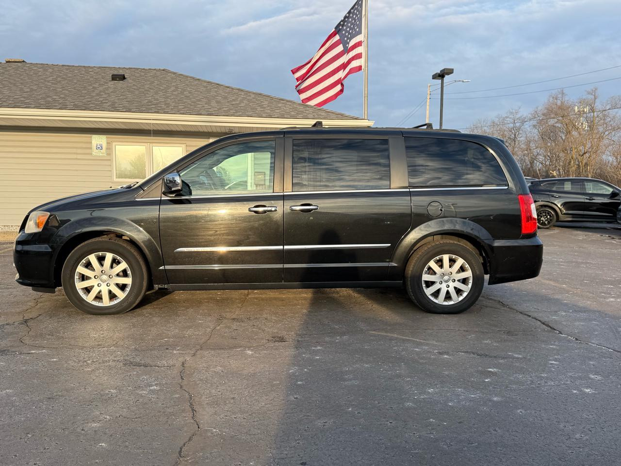 Chrysler Town & Country Touring-L 2011