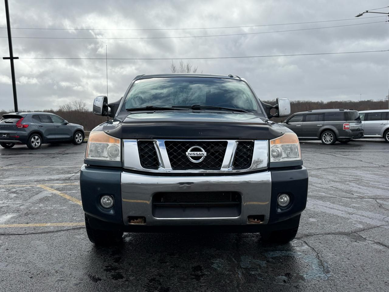 Nissan Titan SV Crew Cab 4WD 2013