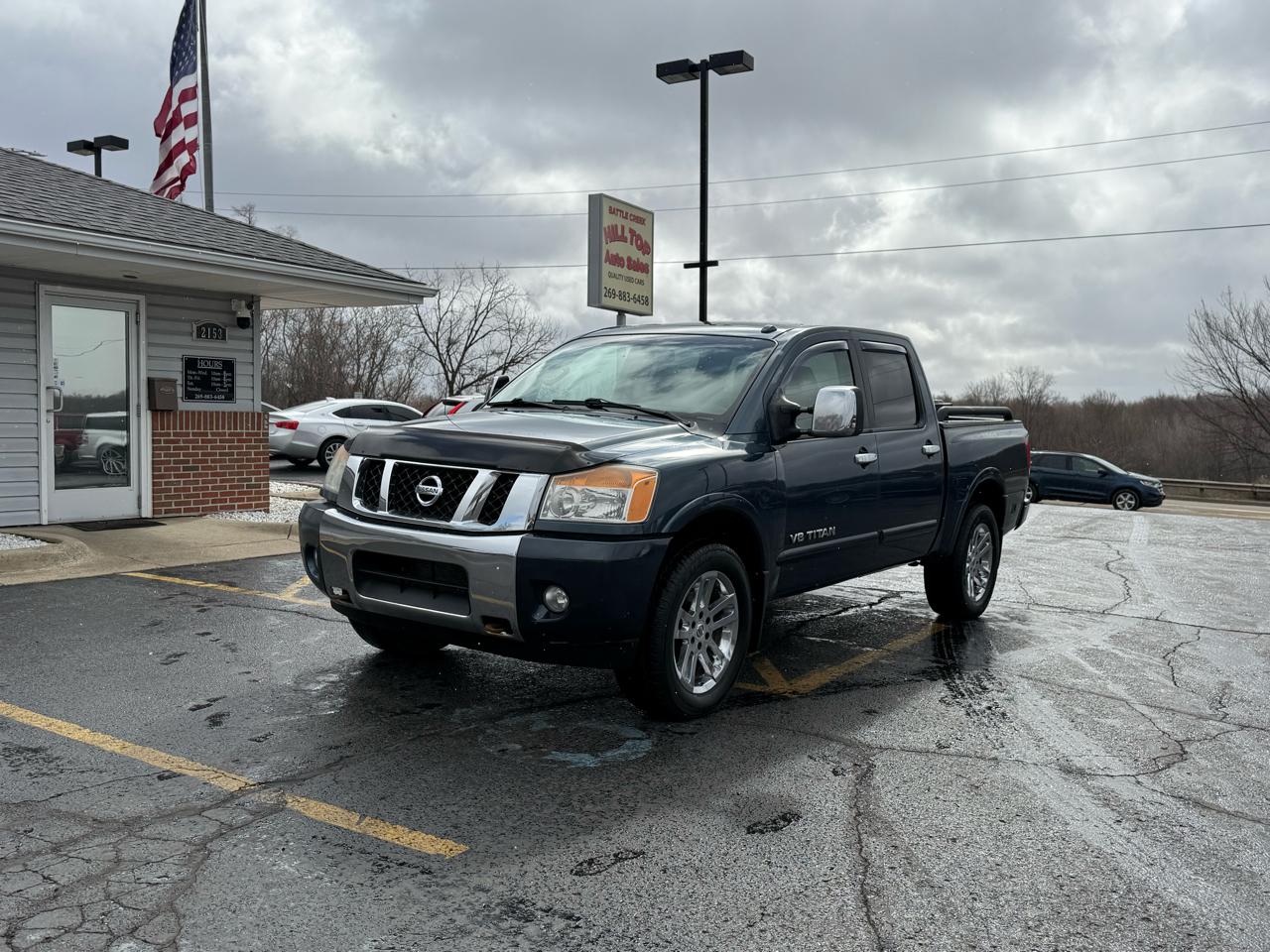 Nissan Titan SV Crew Cab 4WD 2013