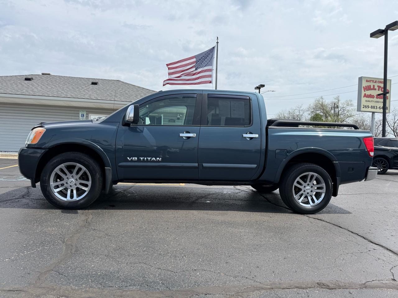 Nissan Titan SV Crew Cab 4WD 2013