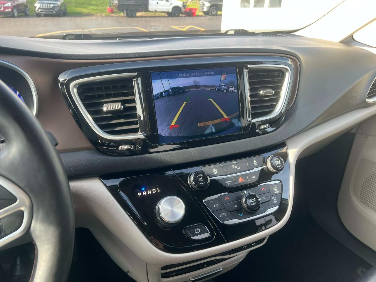 Chrysler Pacifica Touring-L Plus 2017