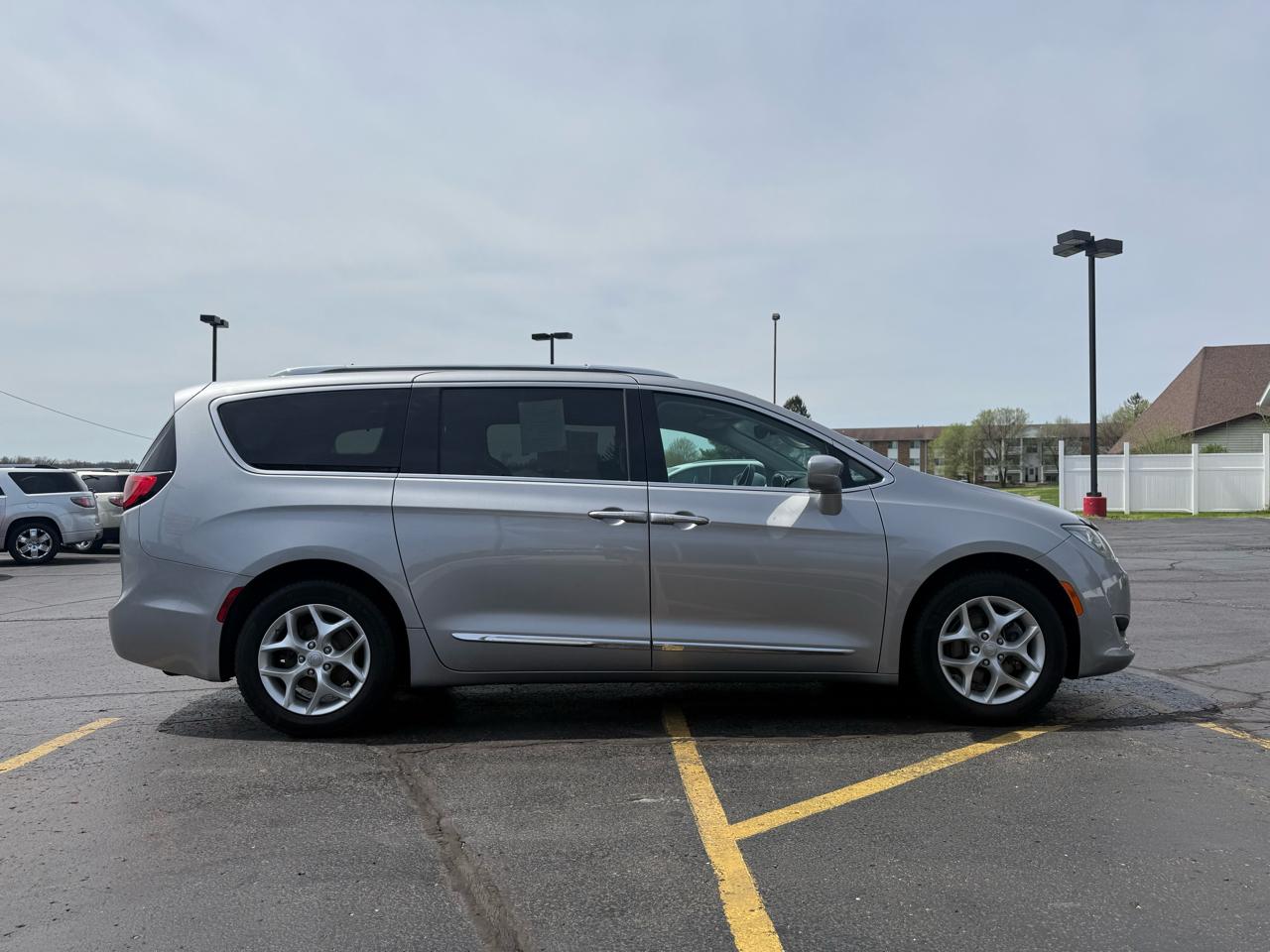 Chrysler Pacifica Touring-L Plus 2017
