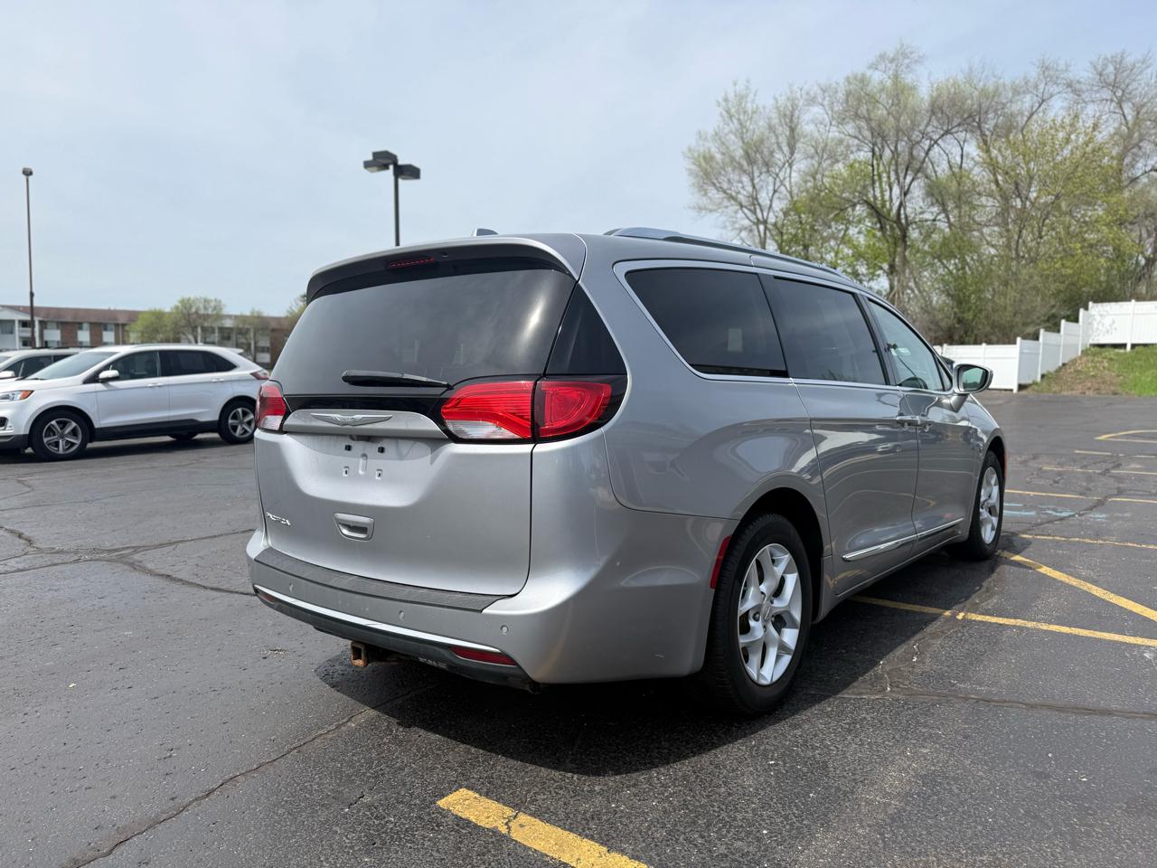 Chrysler Pacifica Touring-L Plus 2017