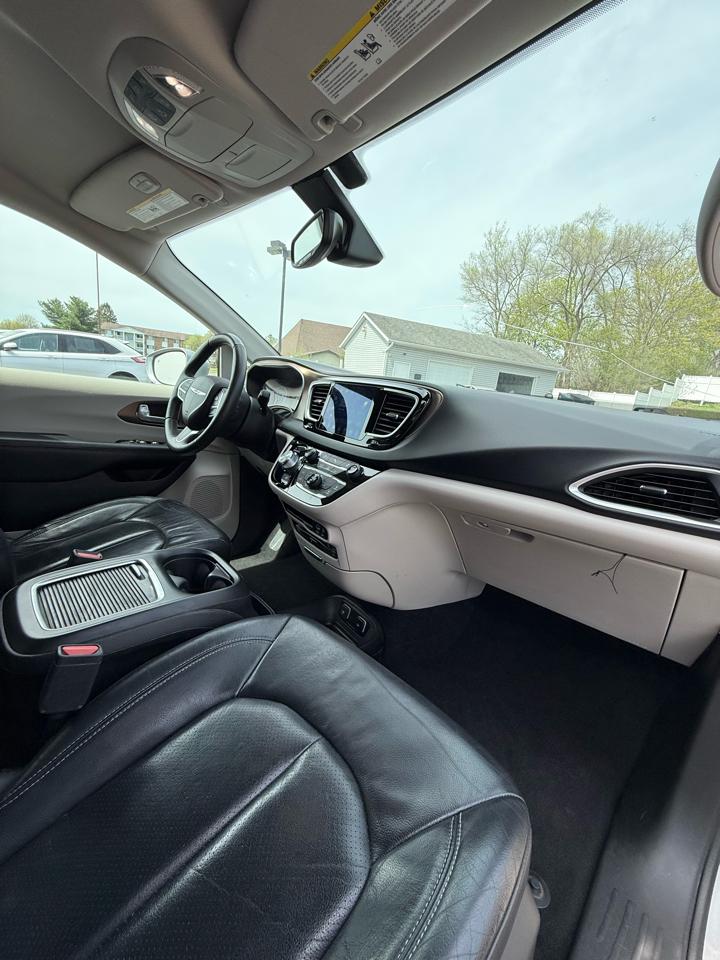 Chrysler Pacifica Touring-L Plus 2017