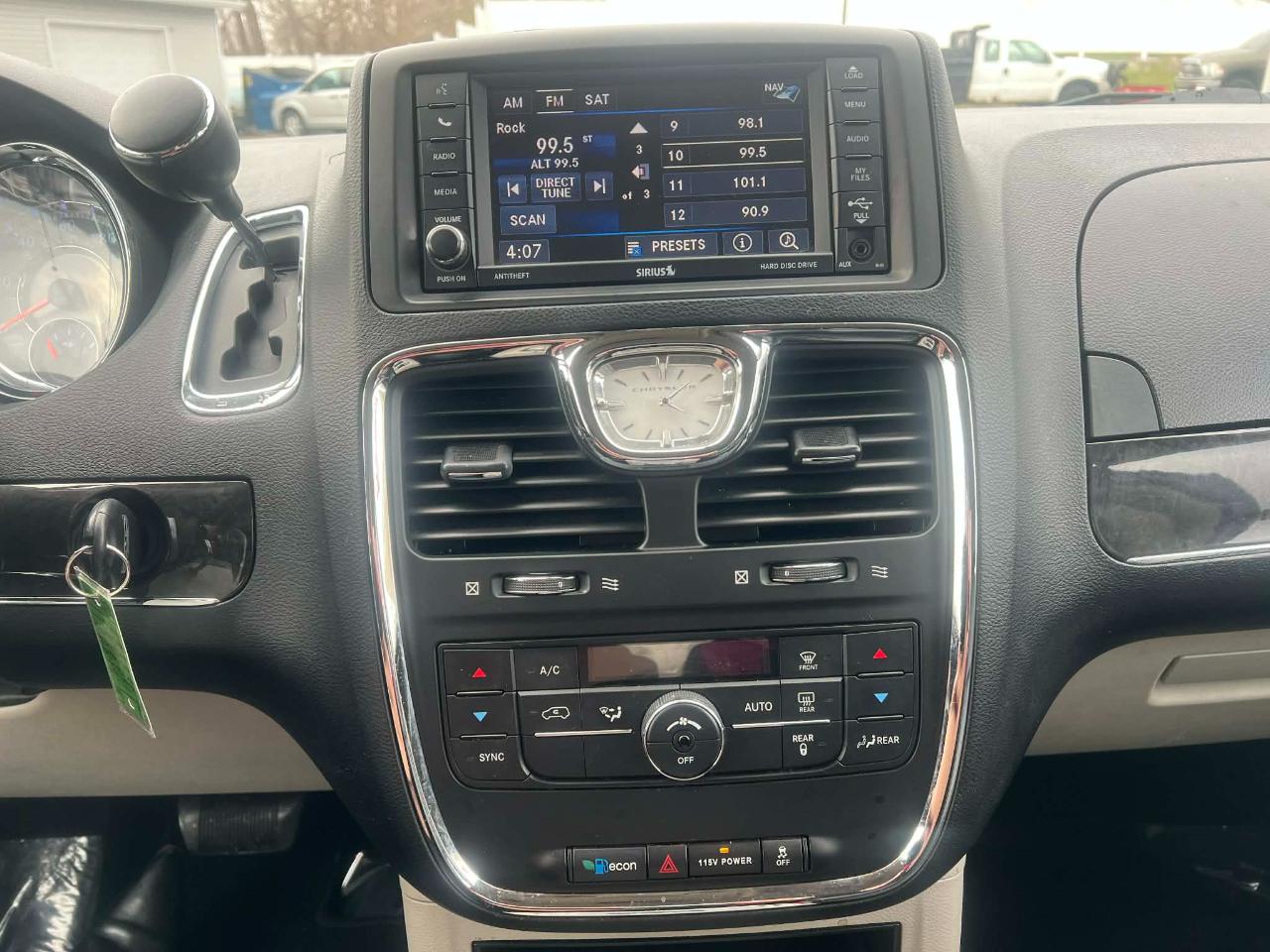 Chrysler Town & Country Touring 2013