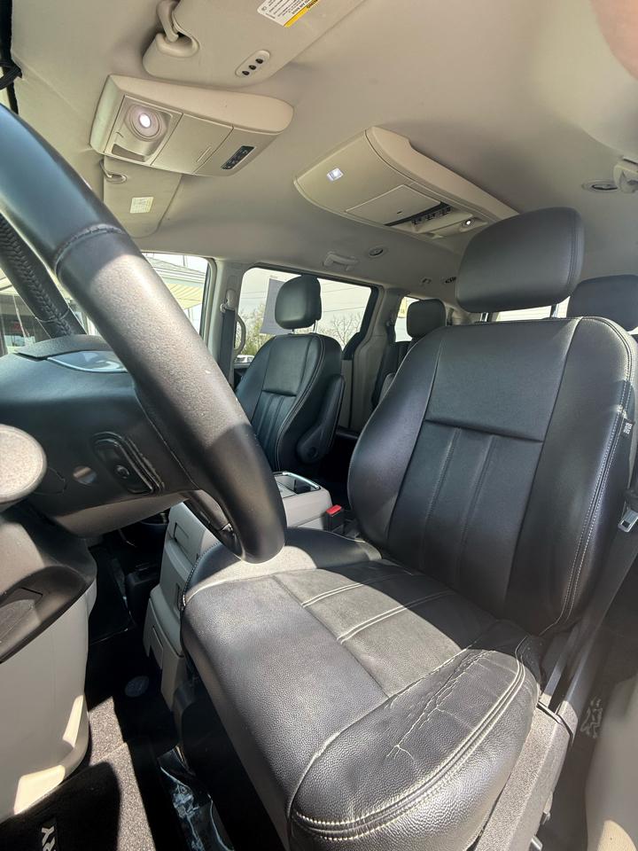 Chrysler Town & Country Touring 2013