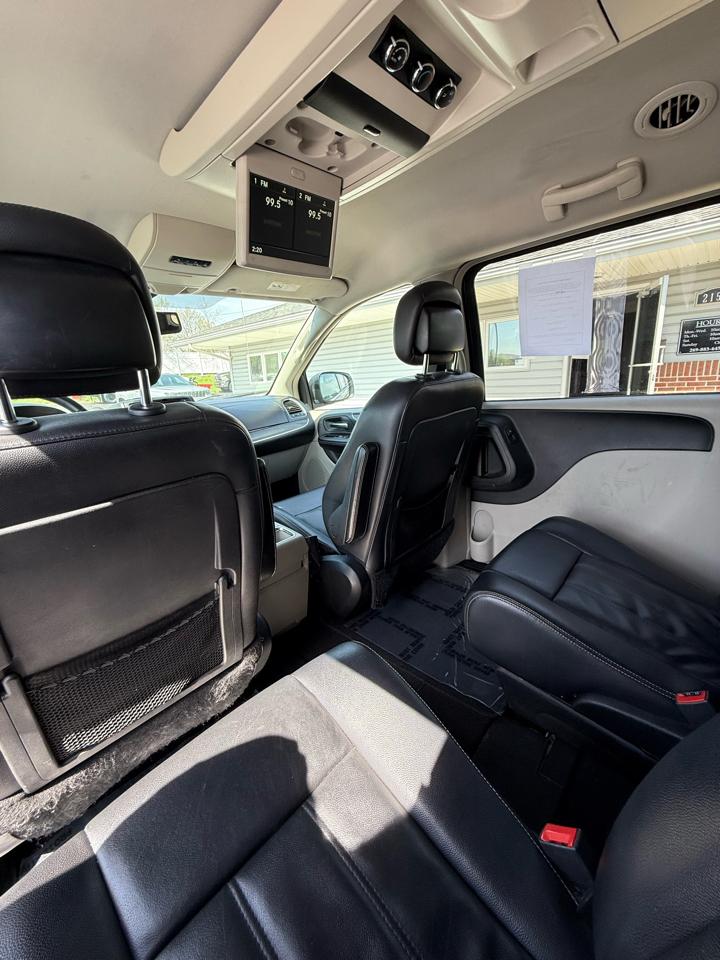 Chrysler Town & Country Touring 2013