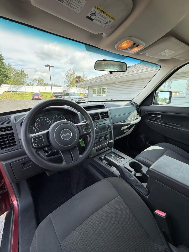 Jeep Liberty Sport 4WD 2012