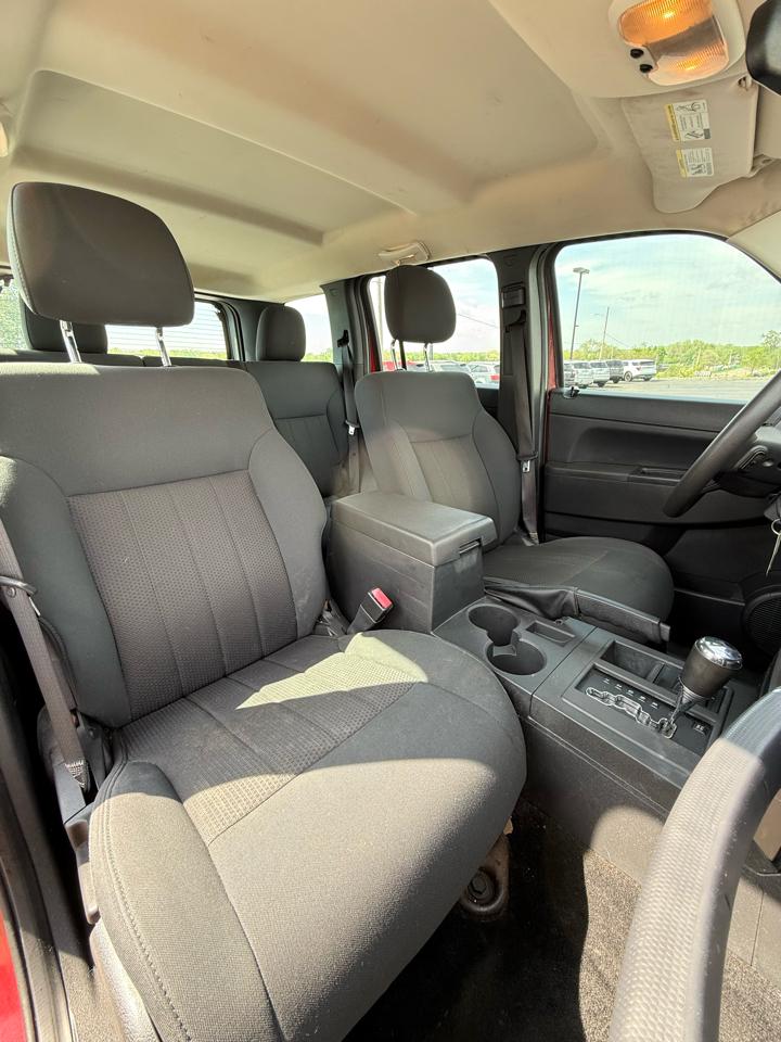 Jeep Liberty Sport 4WD 2012