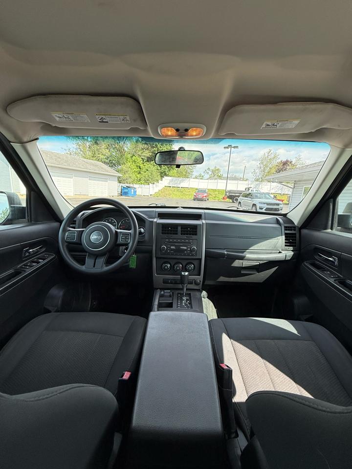 Jeep Liberty Sport 4WD 2012