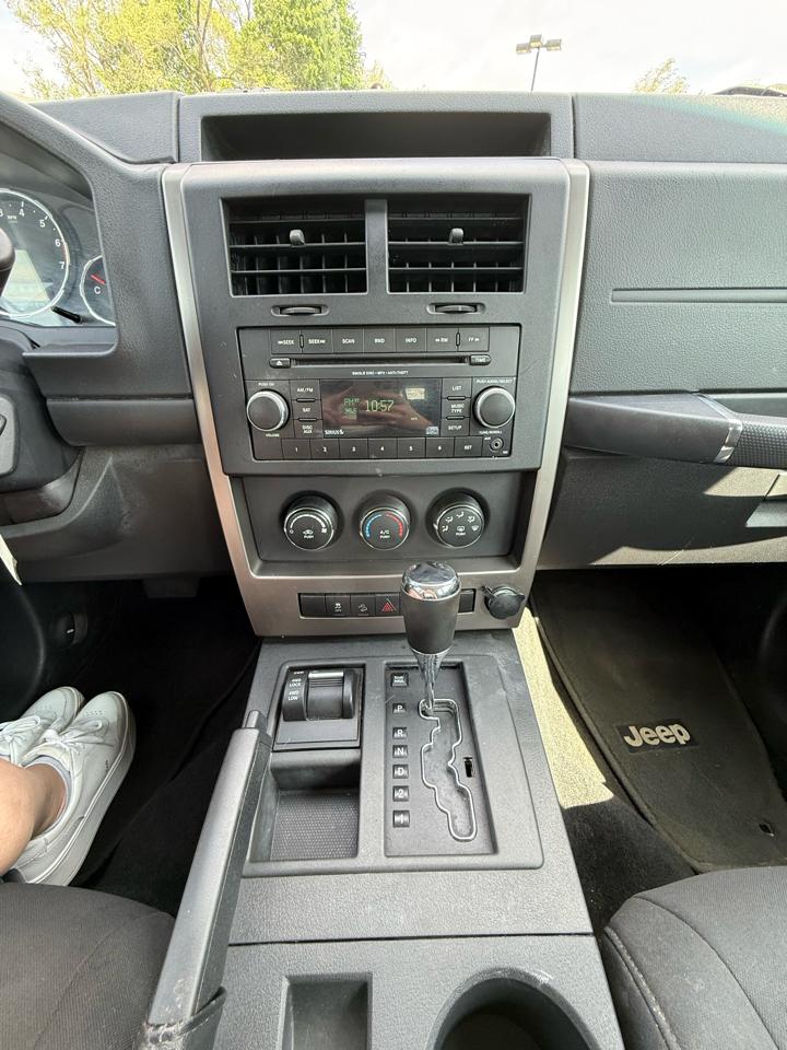 Jeep Liberty Sport 4WD 2012