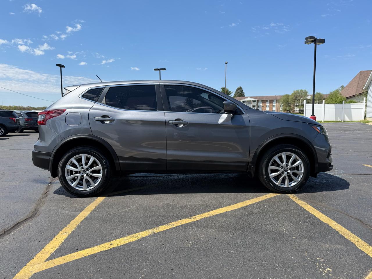 Nissan Rogue Sport S 2020