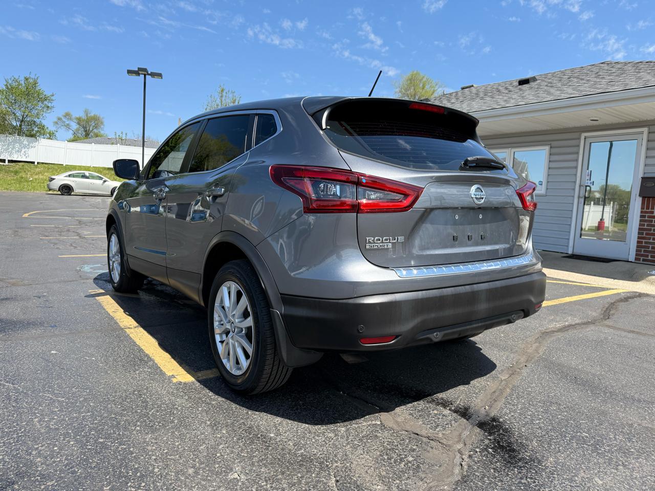 Nissan Rogue Sport S 2020