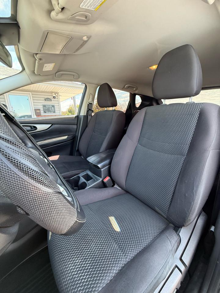 Nissan Rogue Sport S 2020
