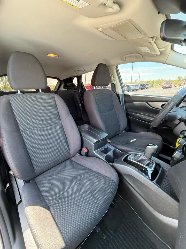 Nissan Rogue Sport S 2020