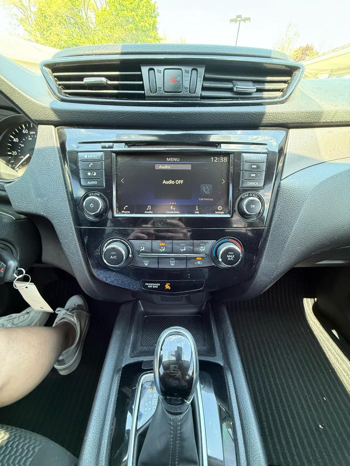 Nissan Rogue Sport S 2020