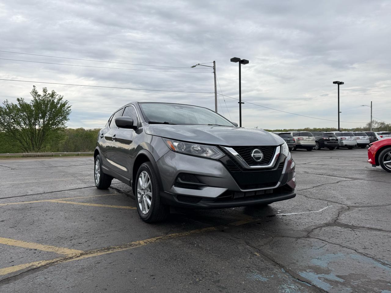 Nissan Rogue Sport S 2020