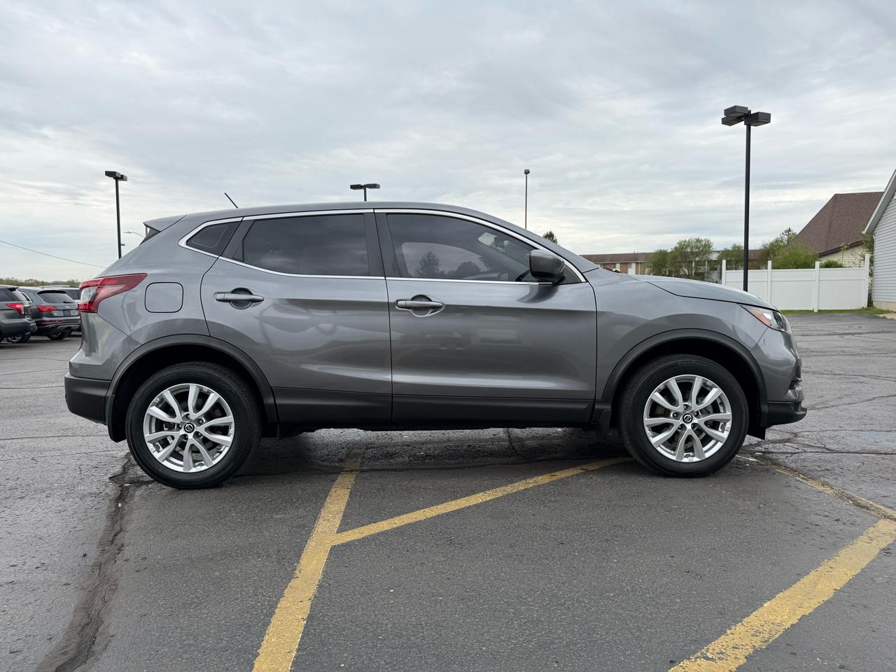 Nissan Rogue Sport S 2020