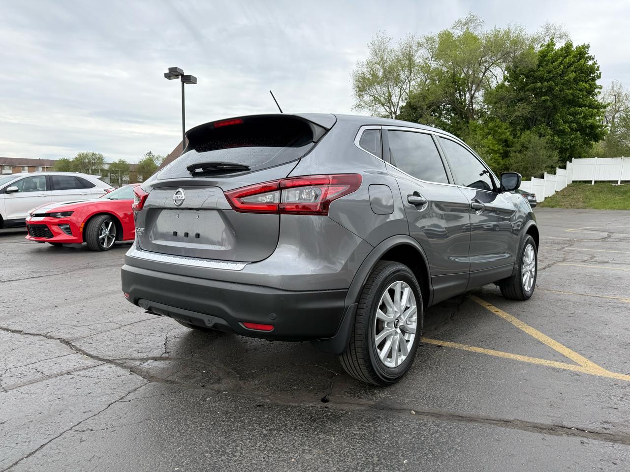 Nissan Rogue Sport S 2020