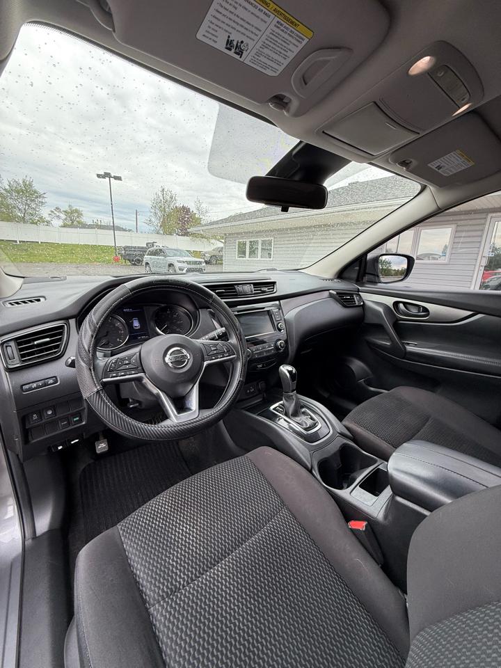 Nissan Rogue Sport S 2020