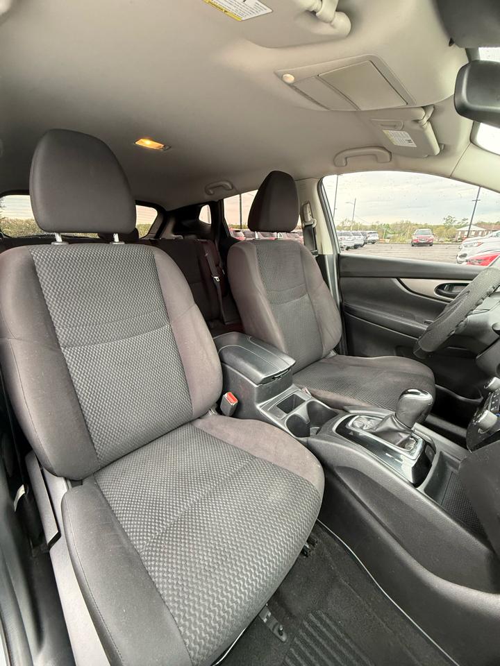 Nissan Rogue Sport S 2020