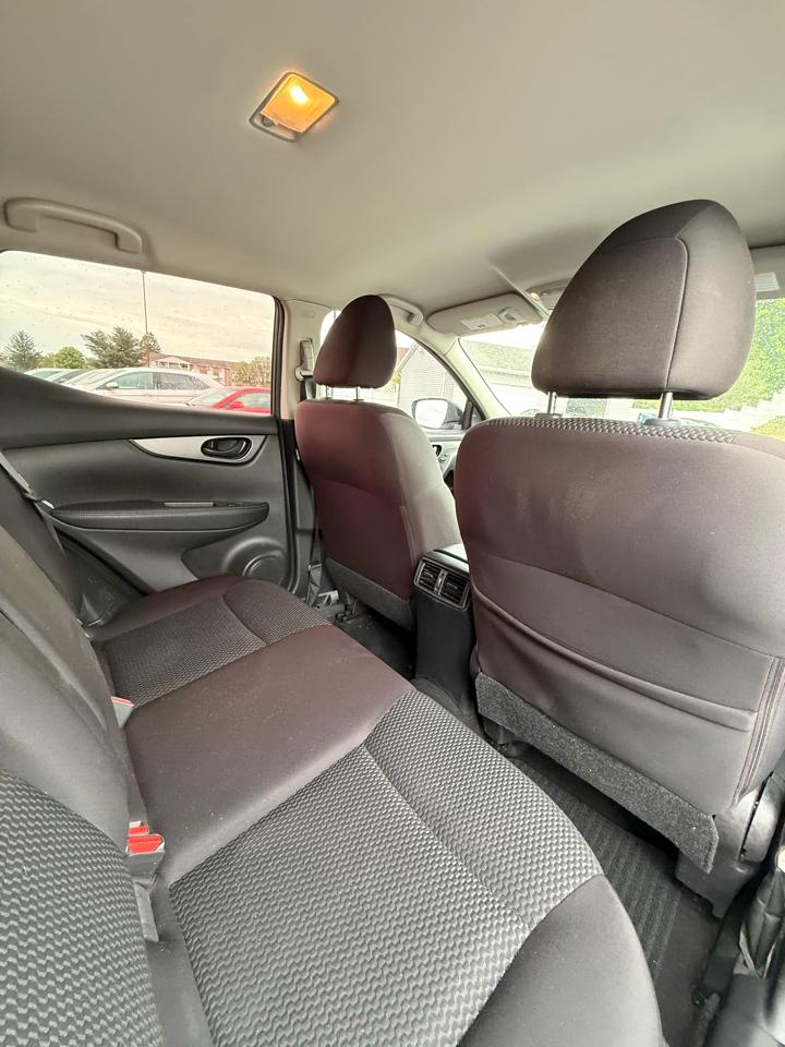 Nissan Rogue Sport S 2020