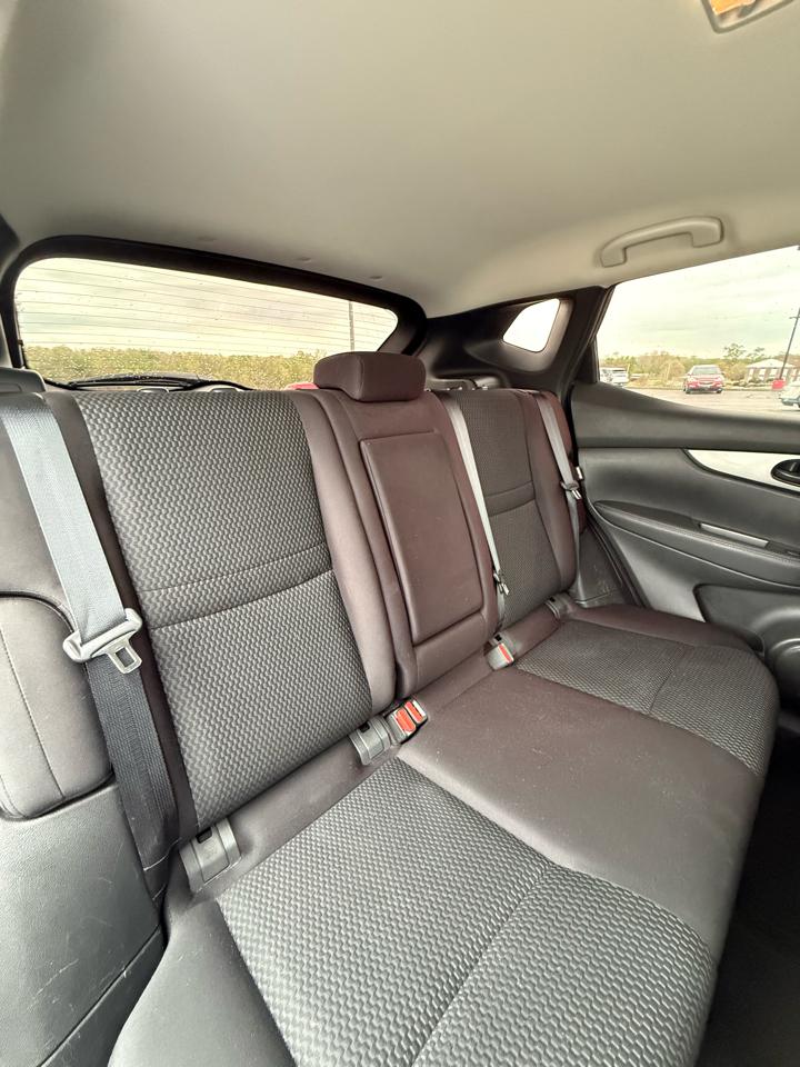 Nissan Rogue Sport S 2020