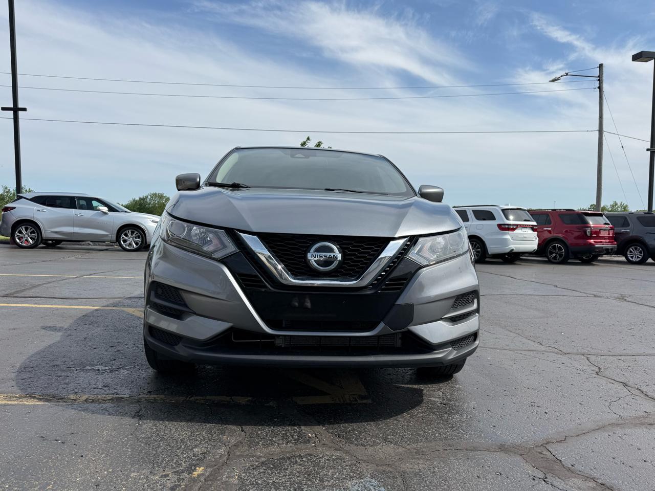 Nissan Rogue Sport S 2020
