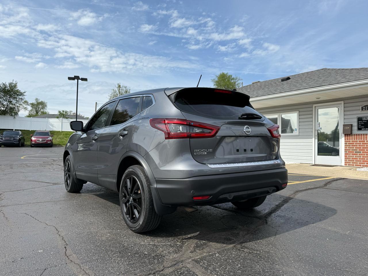 Nissan Rogue Sport S 2020
