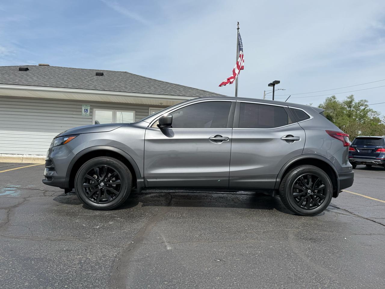 Nissan Rogue Sport S 2020