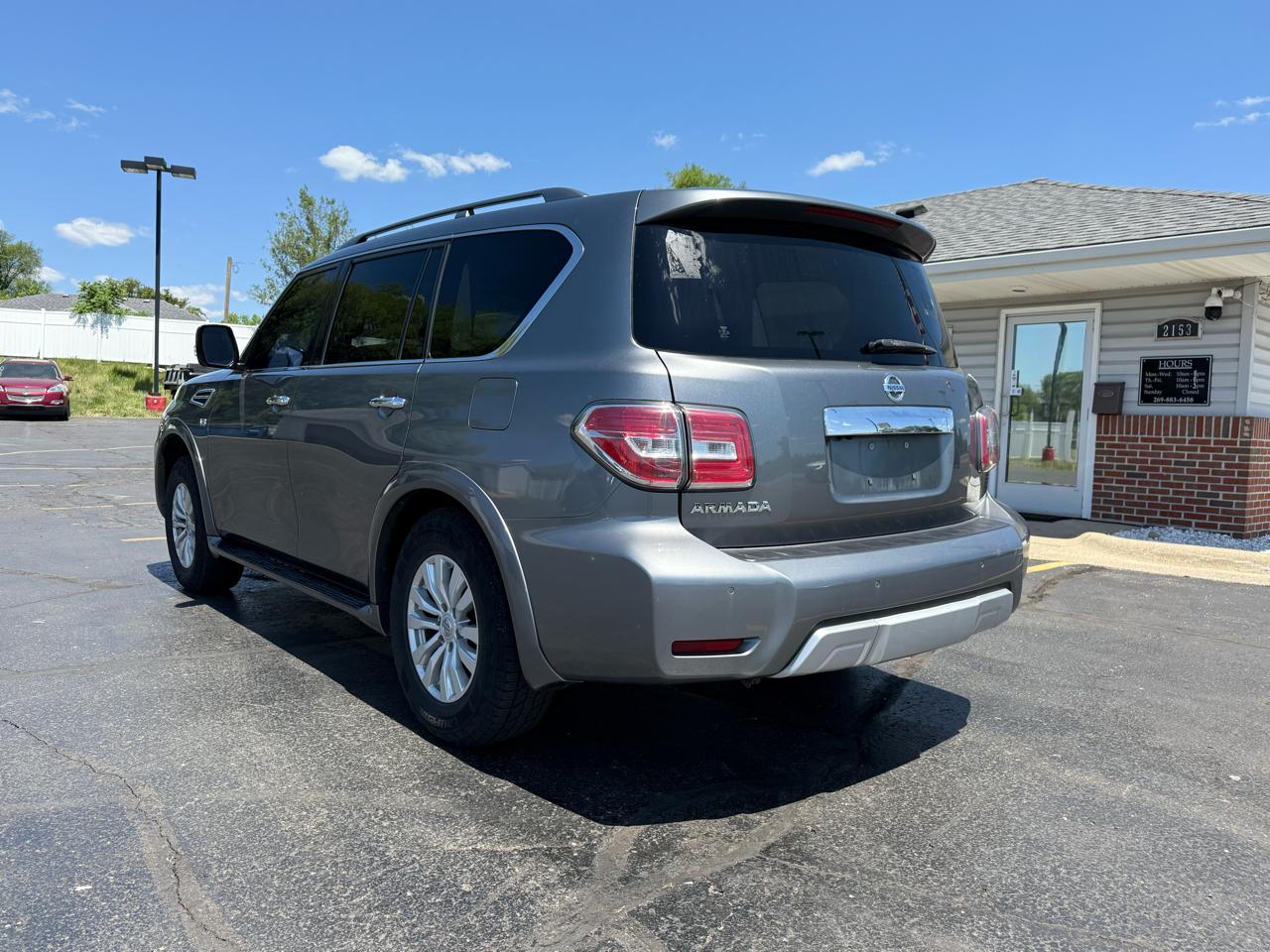 Nissan Armada SV AWD 2017