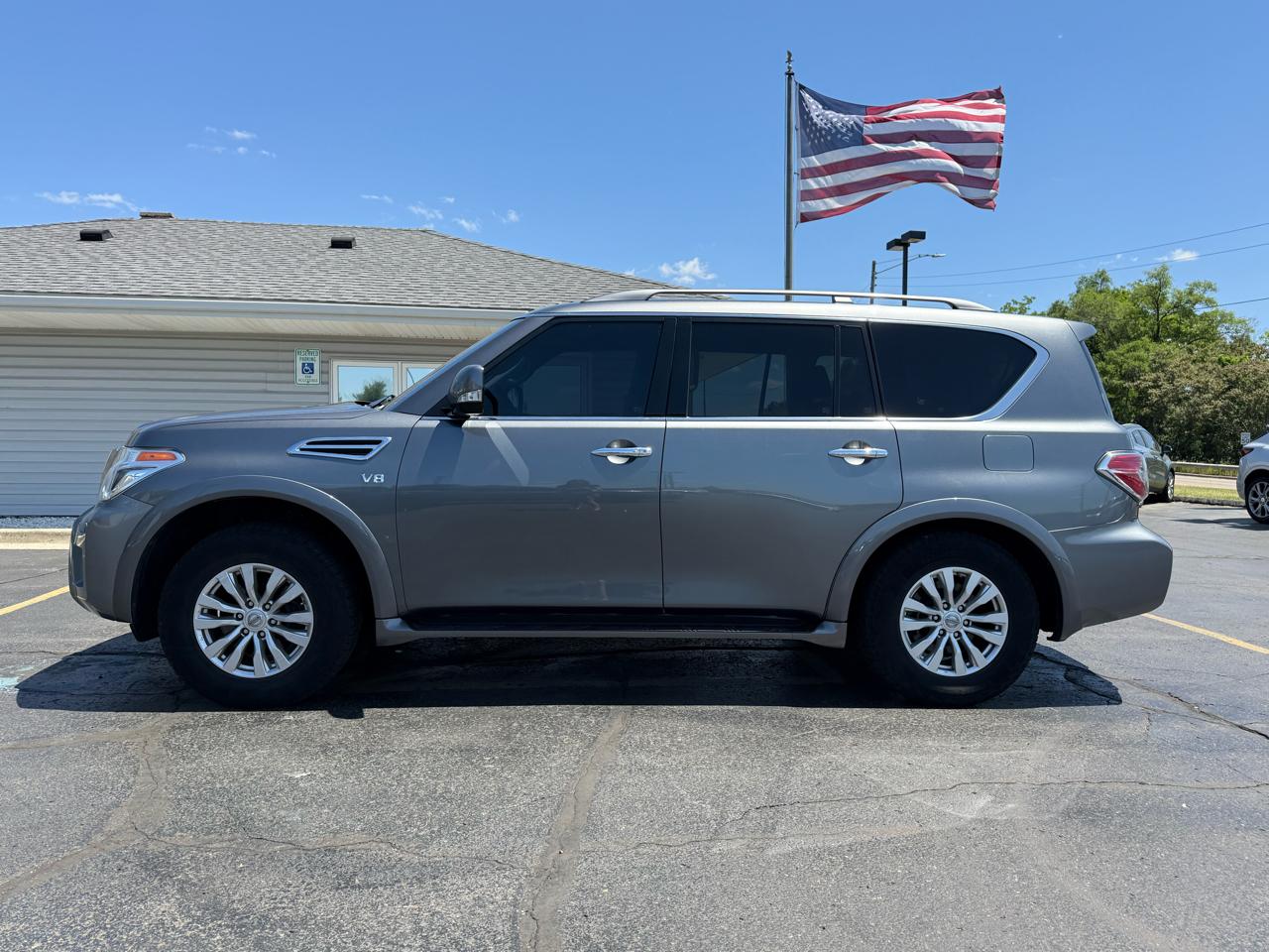 Nissan Armada SV AWD 2017