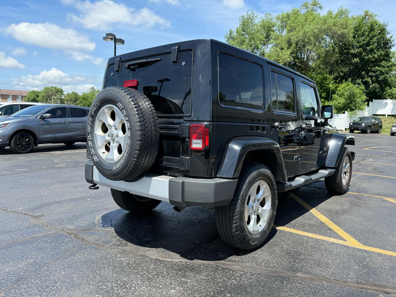 Jeep Wrangler Unlimited Sahara 4WD 2013