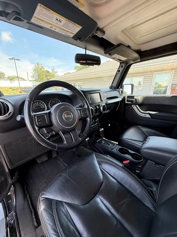 Jeep Wrangler Unlimited Sahara 4WD 2013