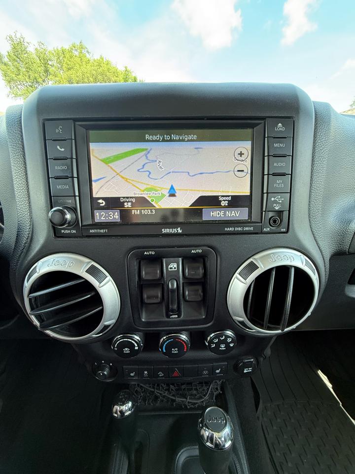 Jeep Wrangler Unlimited Sahara 4WD 2013