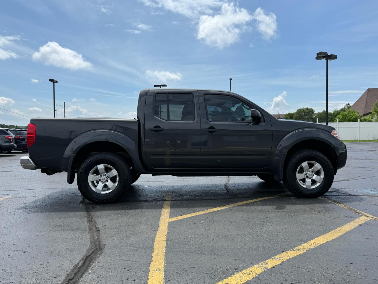 Nissan Frontier SV Crew Cab 4WD 2012