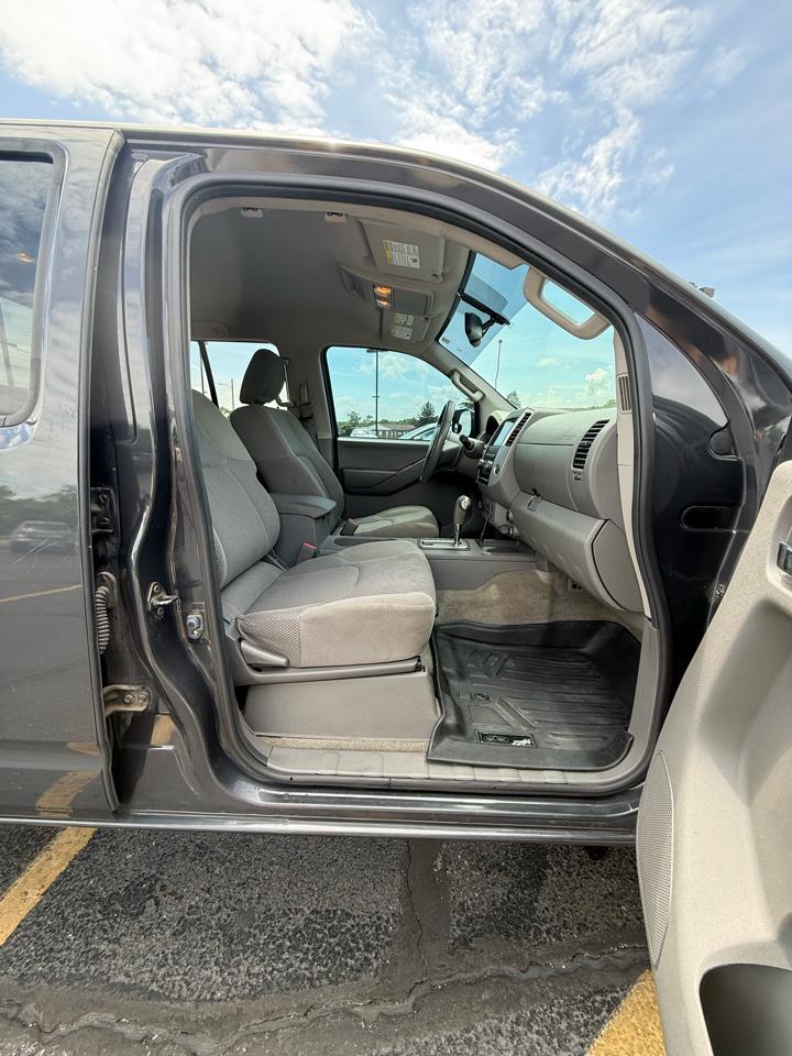 Nissan Frontier SV Crew Cab 4WD 2012