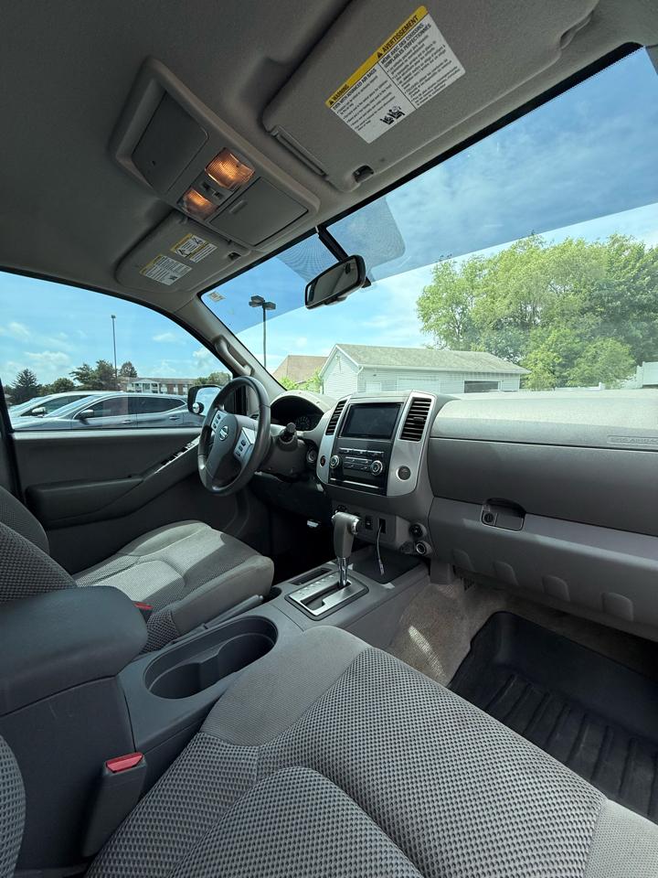 Nissan Frontier SV Crew Cab 4WD 2012