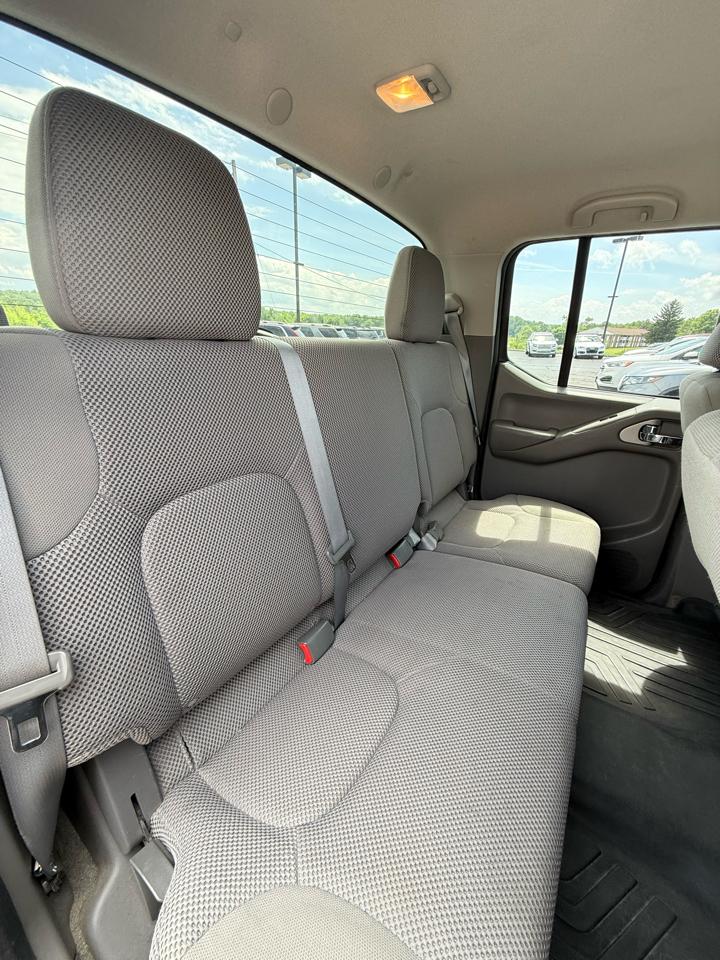 Nissan Frontier SV Crew Cab 4WD 2012